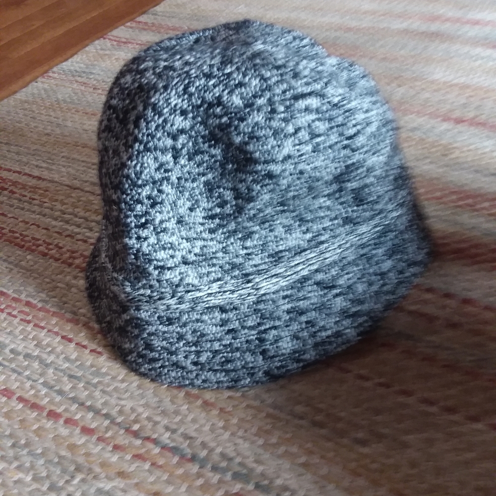 Liz Claiborne winter hat